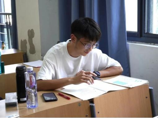 ai软件下载电脑版,ai软件下载电脑版怎么下载